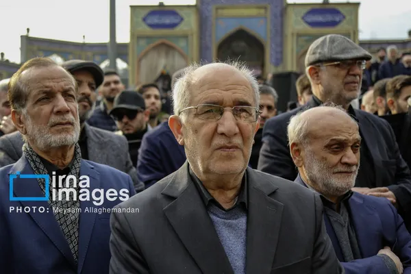 خاکسپاری پیکر شهید علی شمخانی در امامزاده صالح (ع)