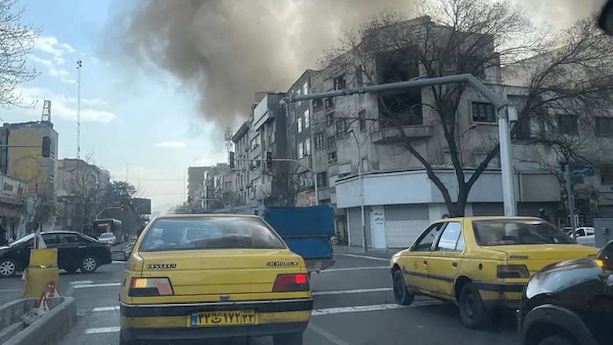 بستن معابر اطراف خیابان پاستور پس از حمله اسرائیل و آمریکا