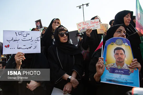 مراسم تشییع &laquo;علی لاریجانی&raquo;، &laquo;غلامرضا سلیمانی&raquo; و قهرمانان &laquo;ناو دنا&raquo;