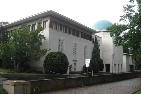 تصاویر دیدنی از سفارت متروکه ایران در آمریکا