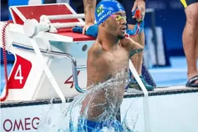 ویدئو | شگفت‌انگیز و باورنکردنی؛ شناگر بزریلی، بدون دست و پا قهرمان پارالمپیک شد