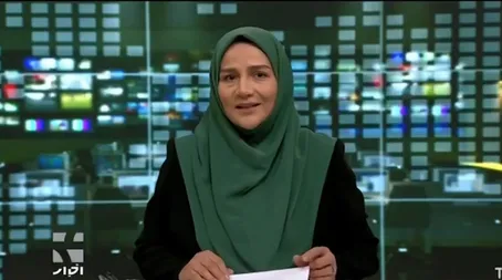 (ویدئو) آواز خواندن مجری زن صدا و سیما روی آنتن زنده خبرساز شد