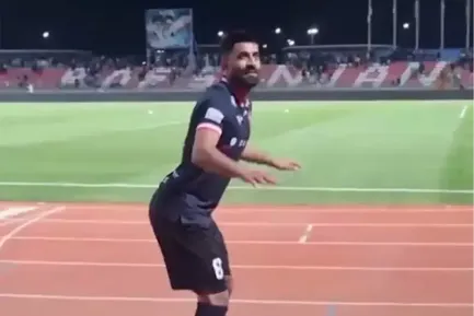 رقص عجیب کنعانی‌زادگان با تقلید حرکات شجاع خلیل‌زاده حاشیه ساز شد | مدافعان تیم ملی یکدیگر را آنفالو کردن + ویدئو