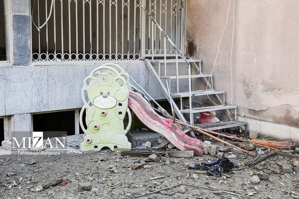 آثار حمله هوایی به خیابان ملک الشعرای بهار