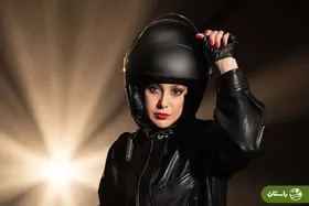 (تصاویر) یک ویدئو تبلیغاتی متفات؛ آزاده صمدی «موتورسوار» شد!