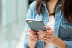 سازمان بهداشت جهانی: امواج تلفن همراه خطر ابتلا به سرطان را افزایش نمی‌دهد