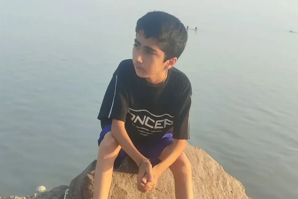 امیرمحمد، خواننده نوجوان ارومیه‌ای مشهور به ««سِنی نِردَن گوردوم» با کمپانی موسیقی ترکیه قرارداد بست!