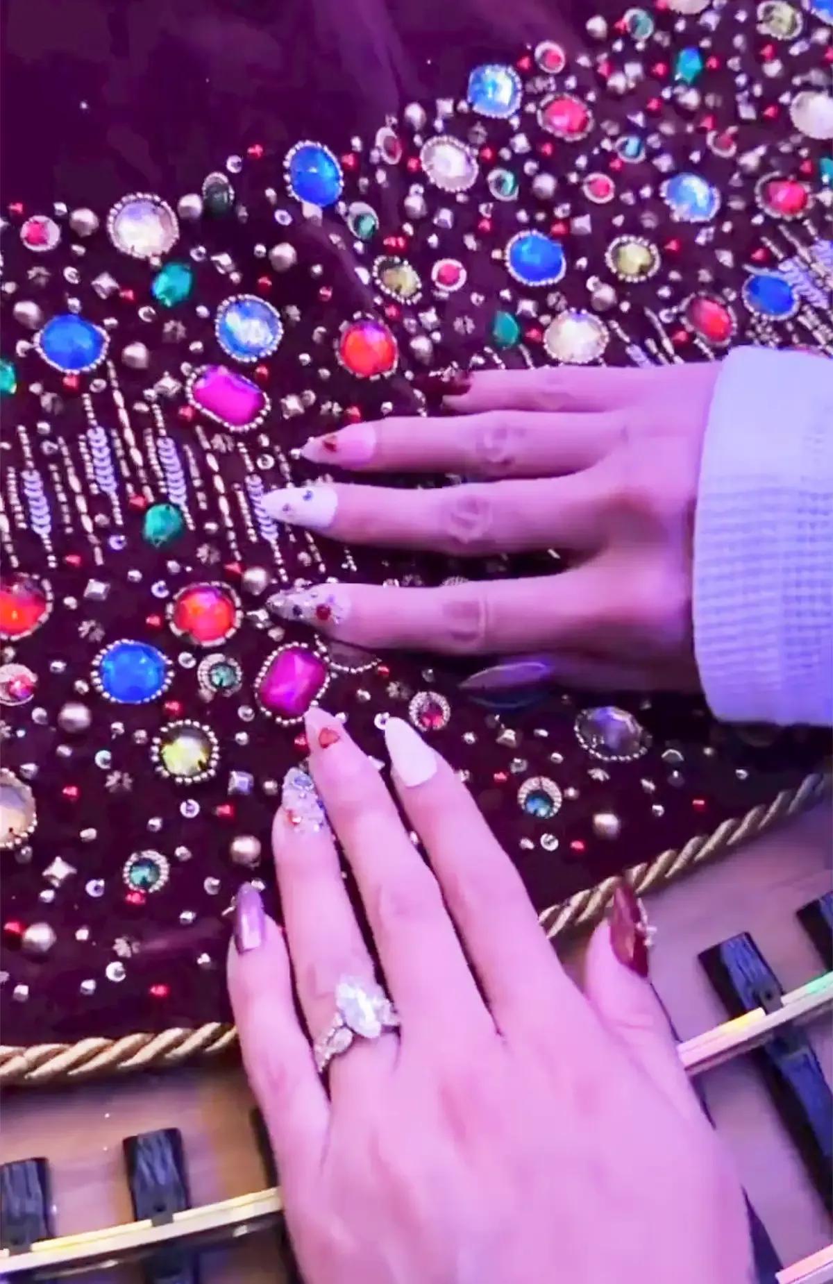 کریسمس در خانه سلنا گومز و بنی بلانکو کریسمس در خانه سلنا گومز و بنی بلانکو