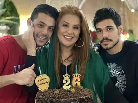 (ویدئو) مراسم چهارمین سالگرد پسر نسرین مقانلو و حضور هنرمندان