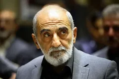 حسین شریعتمداری: آیت‌الله سید مجتبی خامنه‌ای برگزیده امام زمان است نه خبرگان