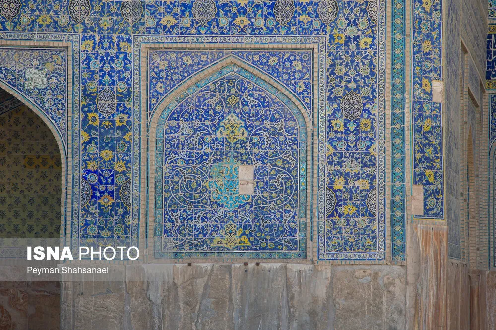 تخریب مسجد امام اصفهان در اثر تجاوز هوایی