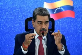 (ویدئو) رفتار تحقیرآمیز آمریکایی‌ها با نیکلاس مادورو