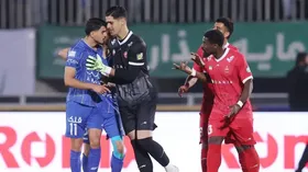 (عکس) ماجرای درگیری عجیب اوریه و سحرخیزان در دربی | چرا اوریه با کنعانی‌ زادگان قاطی کرد؟