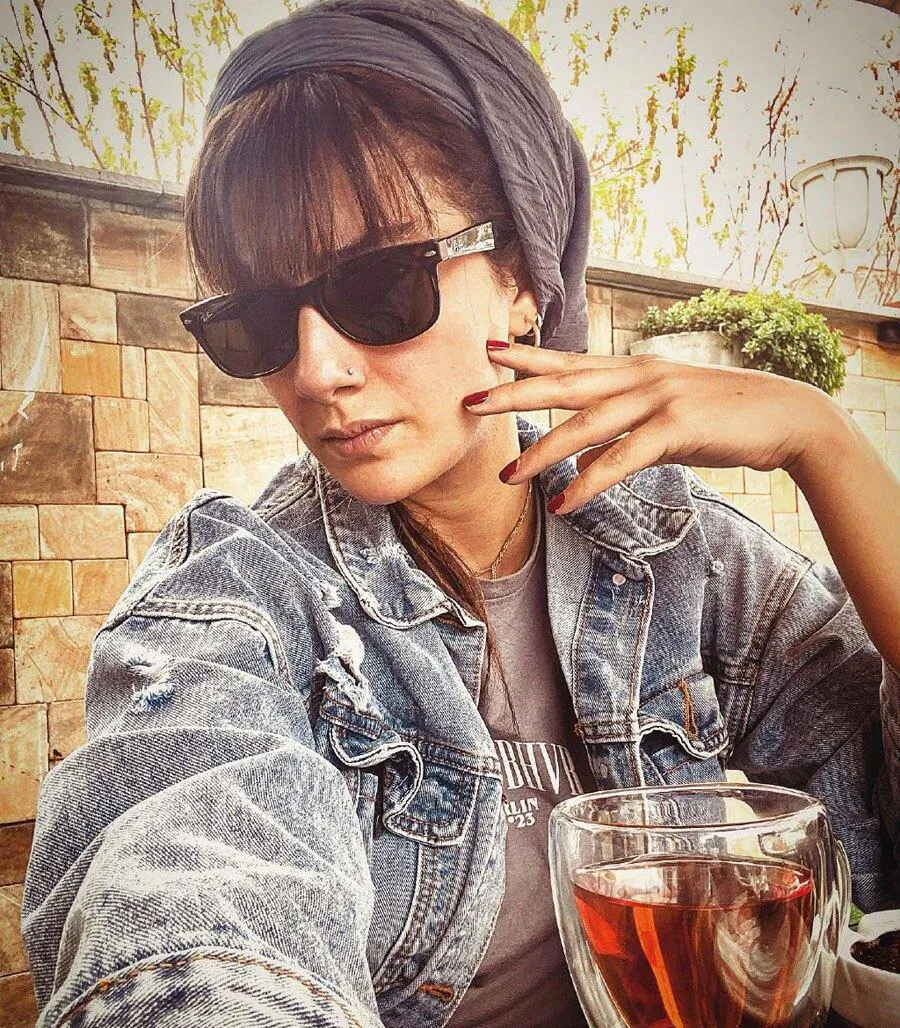 بیوگرافی محیا دهقانی