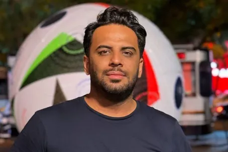 مهیار حسن بالاخره بازیگر اصلی یک فیلم شد! از بلاگر طنز تا ماجراجویی در جزیره جیمز باند