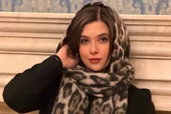 (عکس) استایل و ژست‌های جذاب نفس بازغی در پشت صحنه کنسرت سهراب پاکزاد