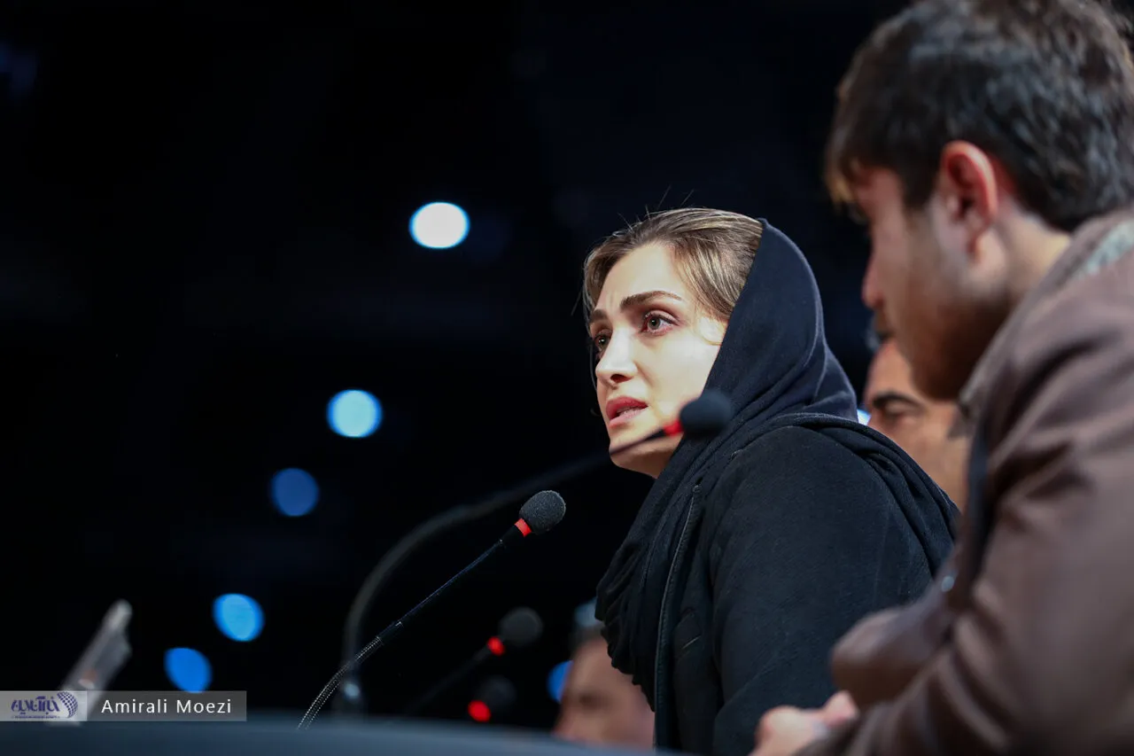 الناز ملک در نشست فیلم «خیابان جمهوری» در جشنواره فیلم فجر