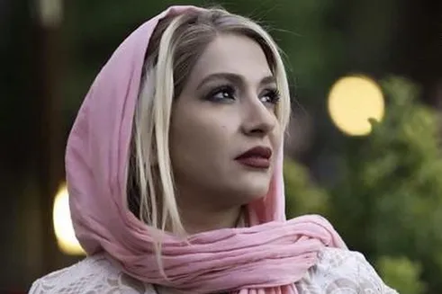 (ویدئو) روایت تکان‌دهنده ساغر عزیزی، بازیگر سینما از بدرفتاری‌های همسر سابقش! | شوهرم جورابش را در دهانم کرد و از من اعتراف گرفت