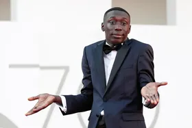 این مرد چهره خود را یک میلیارد دلار اجاره داد