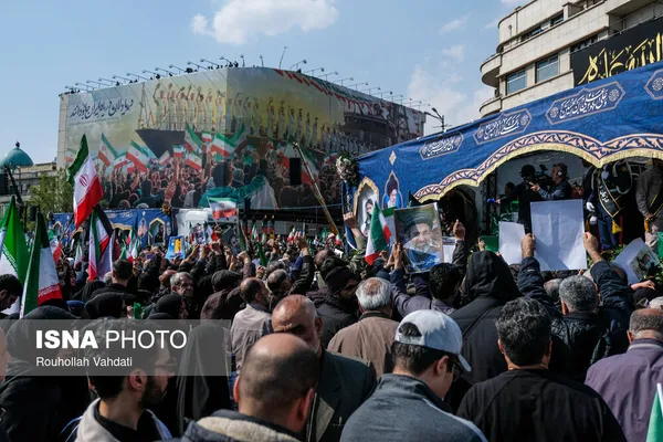 مراسم تشییع &laquo;علی لاریجانی&raquo;، &laquo;غلامرضا سلیمانی&raquo; و قهرمانان &laquo;ناو دنا&raquo;