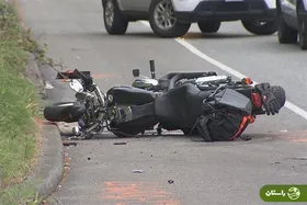ویدئو |‌ نجات شگفت‌انگیز موتورسوار از له شدن زیر چرخ‌های ون!