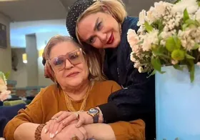 (ویدئو) جشن تولد هیجان‌انگیز بهاره رهنما برای مادرش