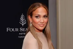 عکسی دیدنی از گردش جنیفر لوپز با پسرش