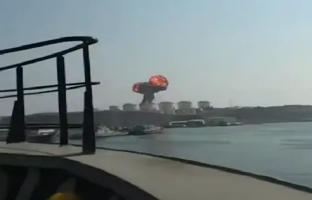 (ویدئو) حمله پهپادی به مخازن سوخت بندر صلاله عمان