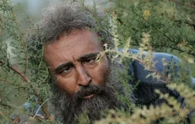 عکس |‌ چهره متفاوت بازیگر سریال پایتخت در اکران یک فیلم