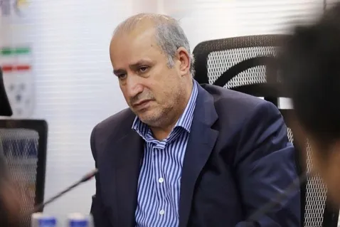 تصویری از حال و روز بد مهدی تاج در فرودگاه کانادا قبل از بازگشت به ایران