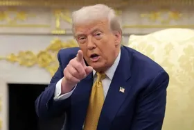 (ویدئو) ترامپ: یک ناوگان زیبای دیگر به سمت ایران می‌آید!