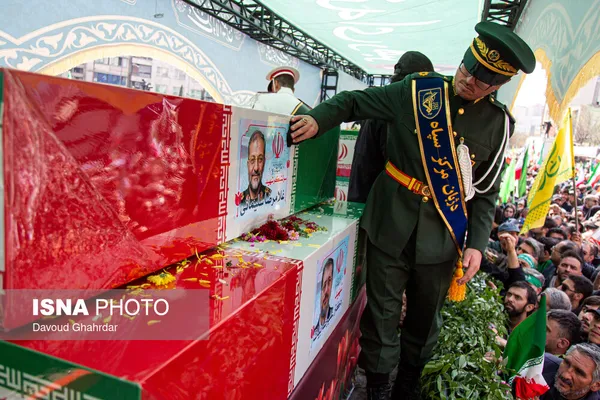 مراسم تشییع &laquo;علی لاریجانی&raquo;، &laquo;غلامرضا سلیمانی&raquo; و قهرمانان &laquo;ناو دنا&raquo;