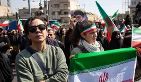 (تصاویر) مراسم تشییع «علی لاریجانی»، «غلامرضا سلیمانی» و قهرمانان «ناو دنا»