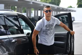 کریستیانو رونالدو نخستین فوتبالیست میلیاردر جهان شد