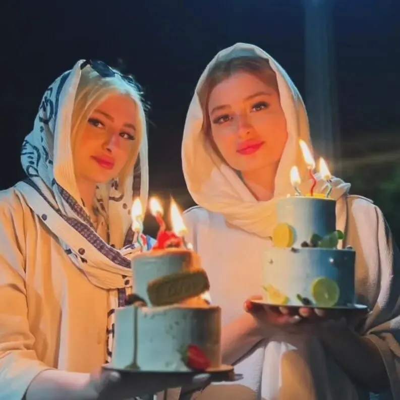 سارا و نیکا