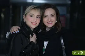 (عکس) سلفی صمیمانه نازنین بیاتی با گلاره عباسی در پشت صحنه تئاتر بهتوون