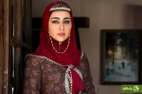 (عکس) استایل پاییزی میترا رفیع، بازیگر سریال گیلدخت در یک کافه