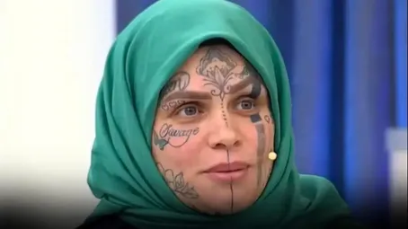 (ویدئو) زن محجبه با تتوهای صورت در تلویزیون خبرساز شد